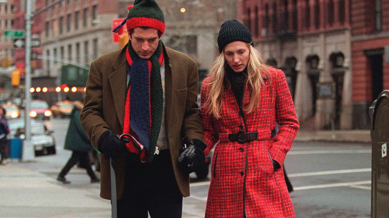 Carolyn Bessette and JFK Jr. walking in New York City