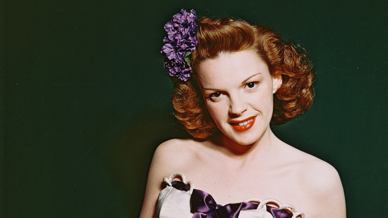 Judy Garland tilting head