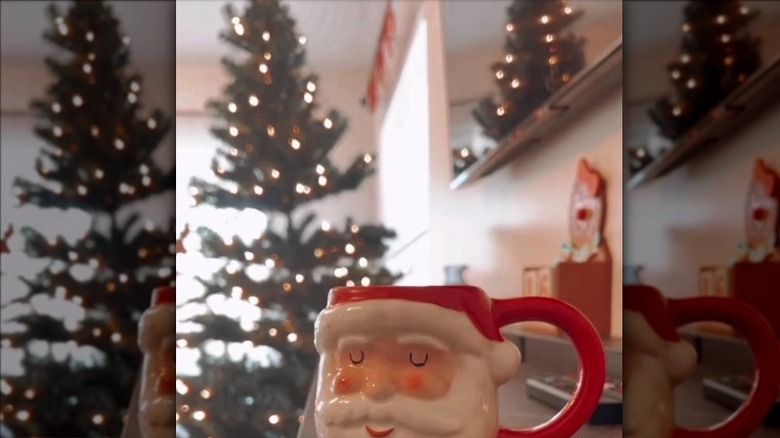 Vuolo Christmas tree Santa mug