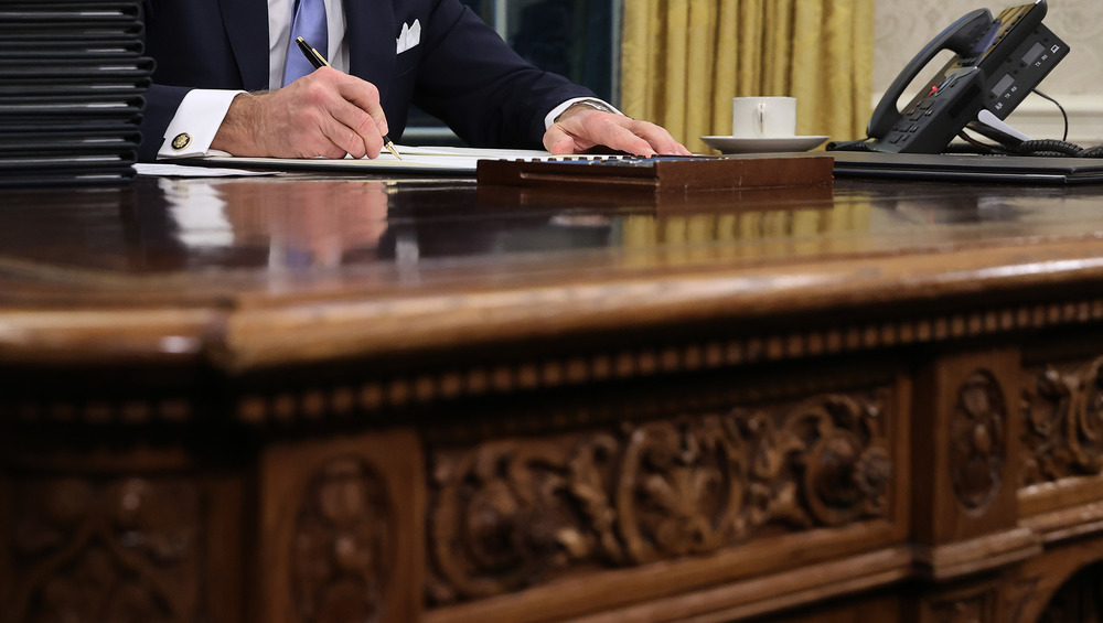 Close up, Biden's desk