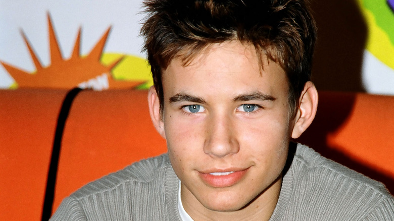 Jonathan Taylor Thomas posing