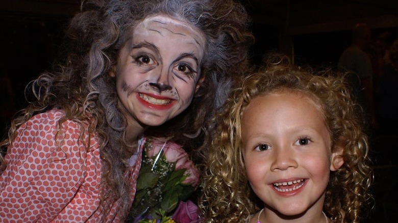 Maude and Iris Apatow kids Cats