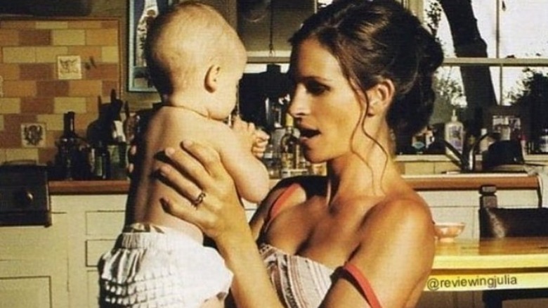 Julia Roberts holding baby Hazel
