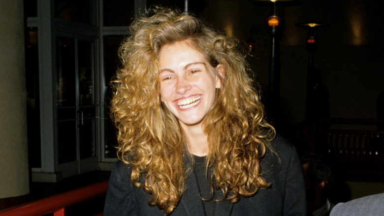 young Julia Roberts smiling