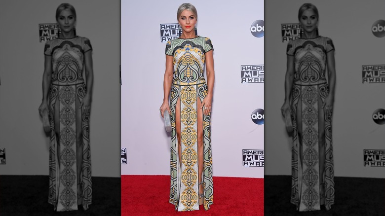 Julianne Hough posing at the 2015 American Music Awards.