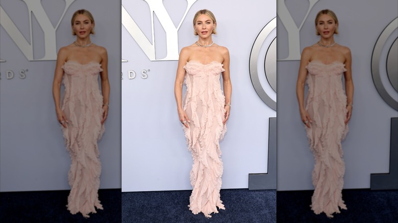 Julianne Hough posing at the Tony Awards in 2024.