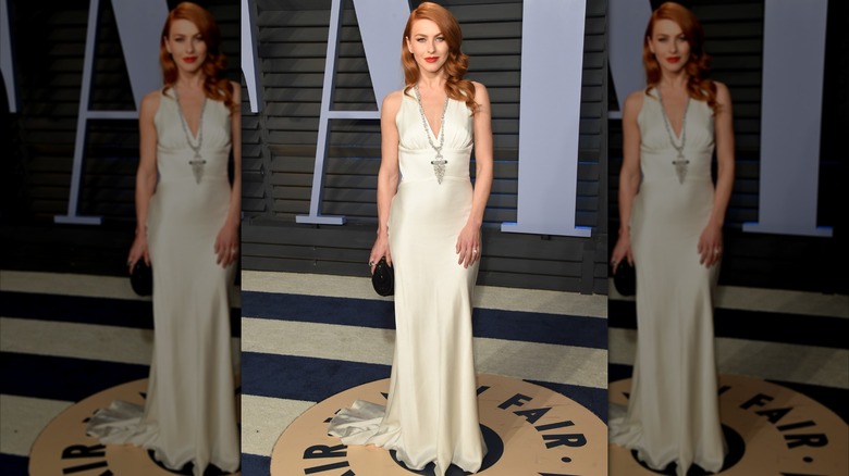 Julianne Hough looking over her shoulder at the Vanity Fair Oscar Party March 2018