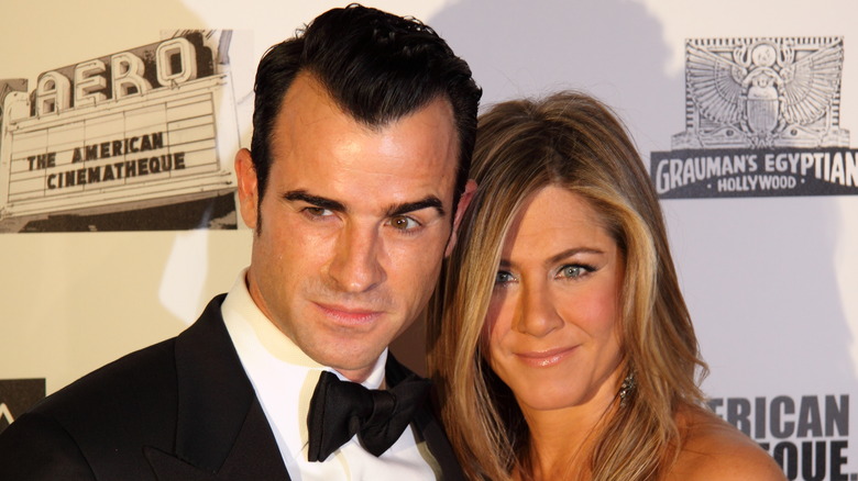 Justin Theroux and Jennifer Aniston posing together