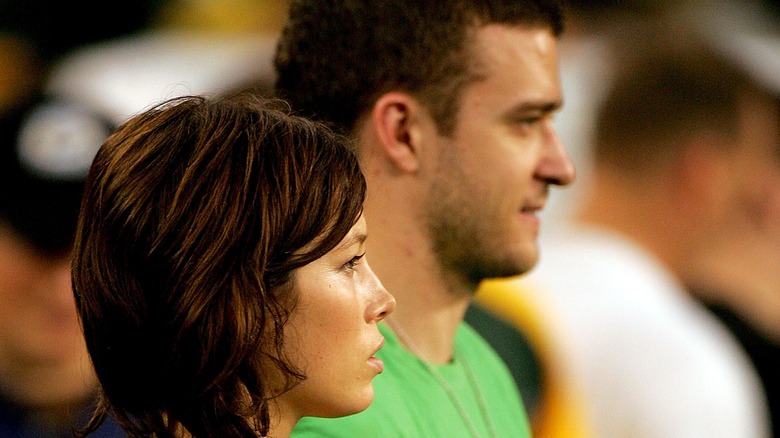 Jessica Biel, Justin Timberlake watching game together