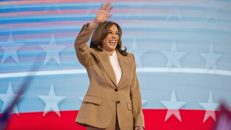 Kamala Harris waves during the Democratic National Convention