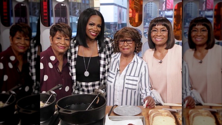 Aunt Nora, Kandi Burruss, Aunt Bertha and Mama Joyce cooking meal