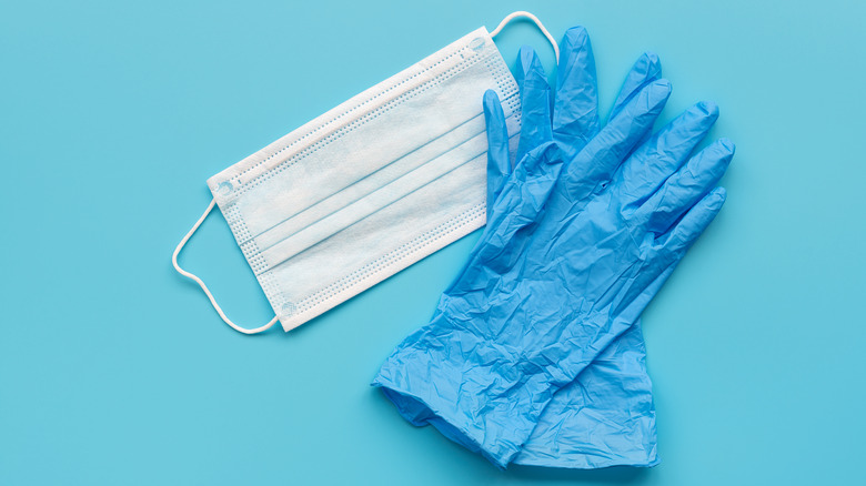 Nurse's gloves and mask