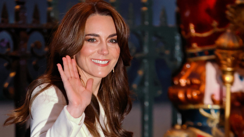 Kate Middleton waving