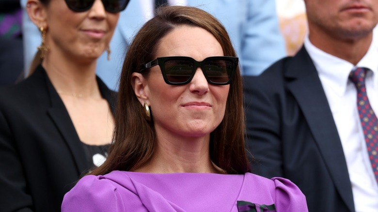 Kate Middleton wearing sunglasses