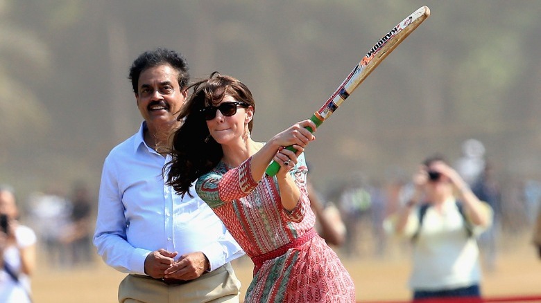 Kate Middleton Sachin Tendulkar cricket bat