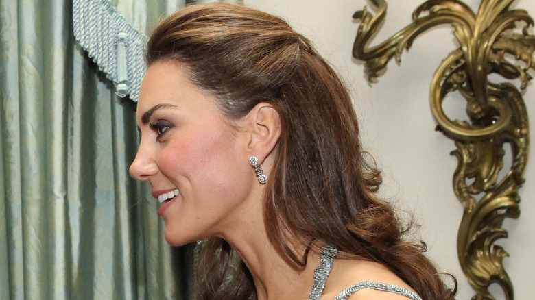 Kate Middleton's scar on her head 