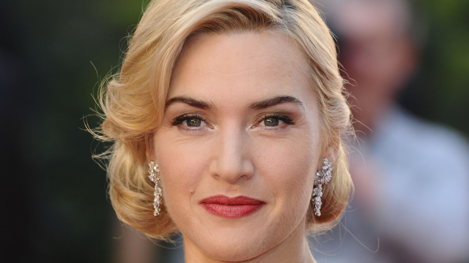 Kate Winslet Has The Perfect Response When Asked About Jennifer Lopez And  Ben Affleck