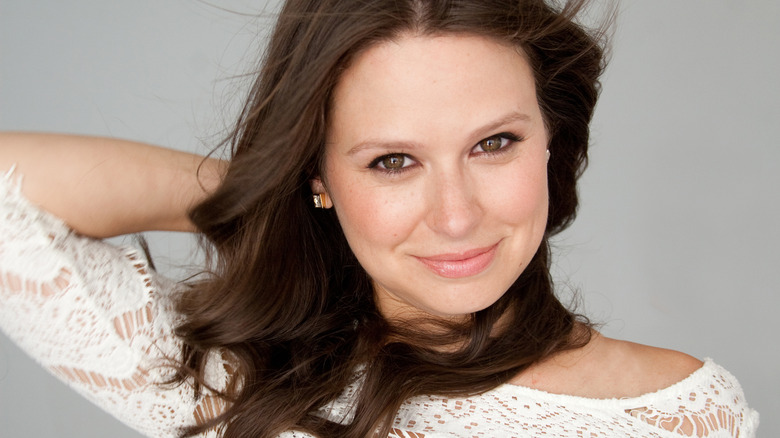 Katie Lowes posing