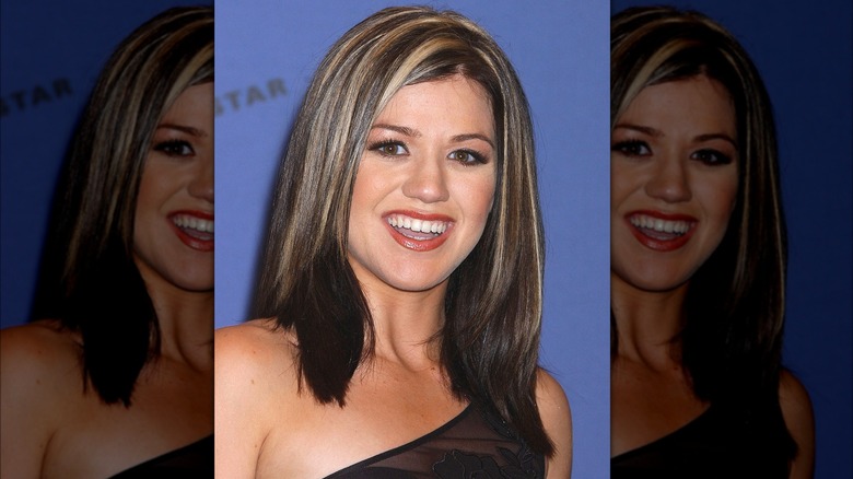 Kelly Clarkson with striped hair