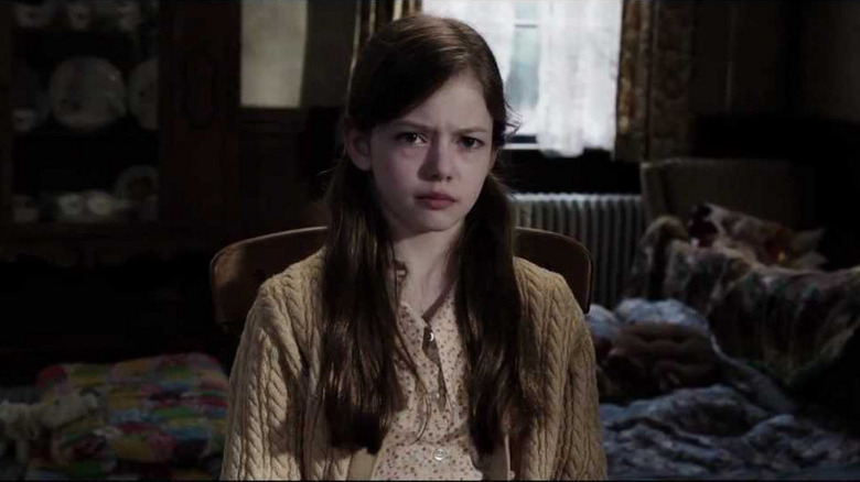 Mackenzie Foy in horror movie The Conjuring