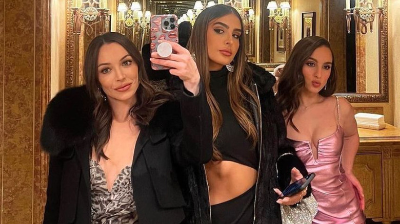 Kyle Richards' daughters in mirror selfie