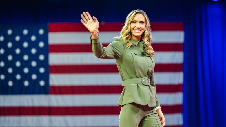 Lara Trump waving