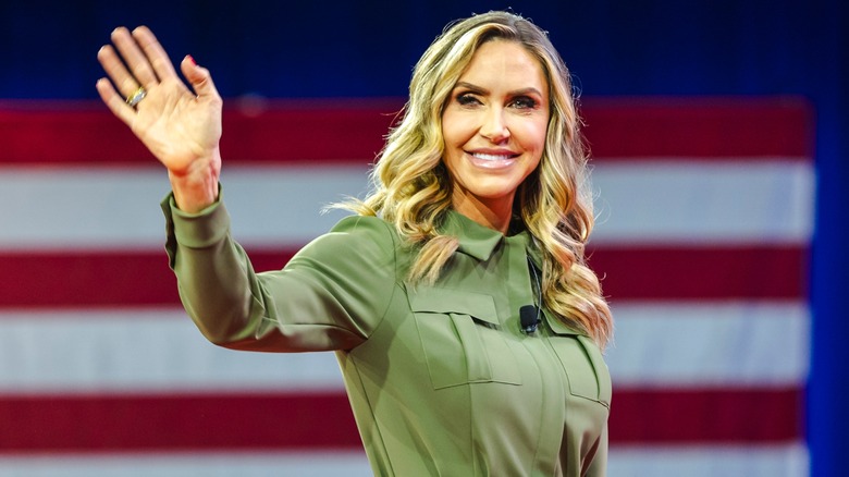 Lara Trump waving