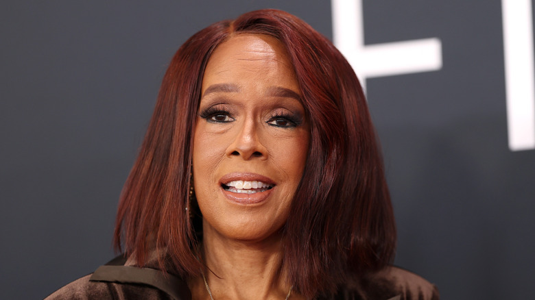 Gayle King walks 2025 Grammys red carpet