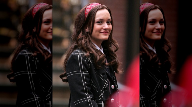 Leighton Meester shooting a scene for Gossip Girl in 2007