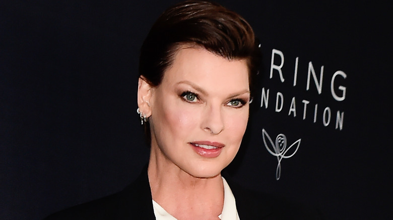 Linda Evangelista on the red carpet