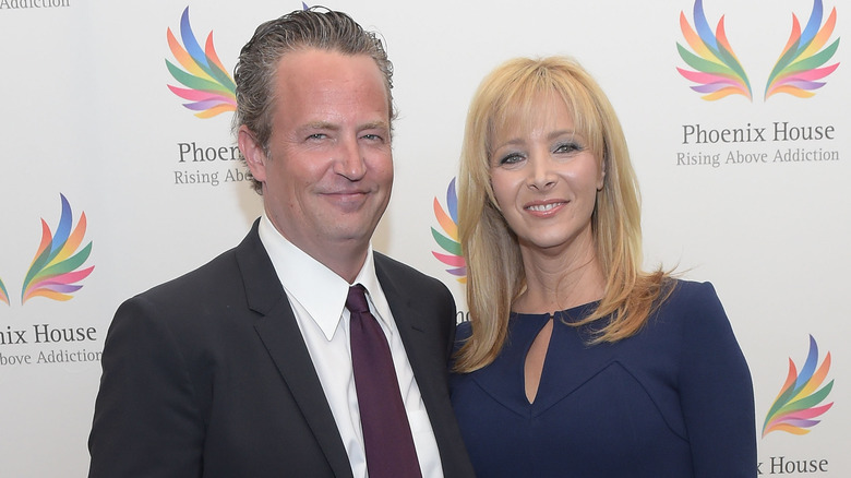 Matthew Perry and Lisa Kudrow smiling