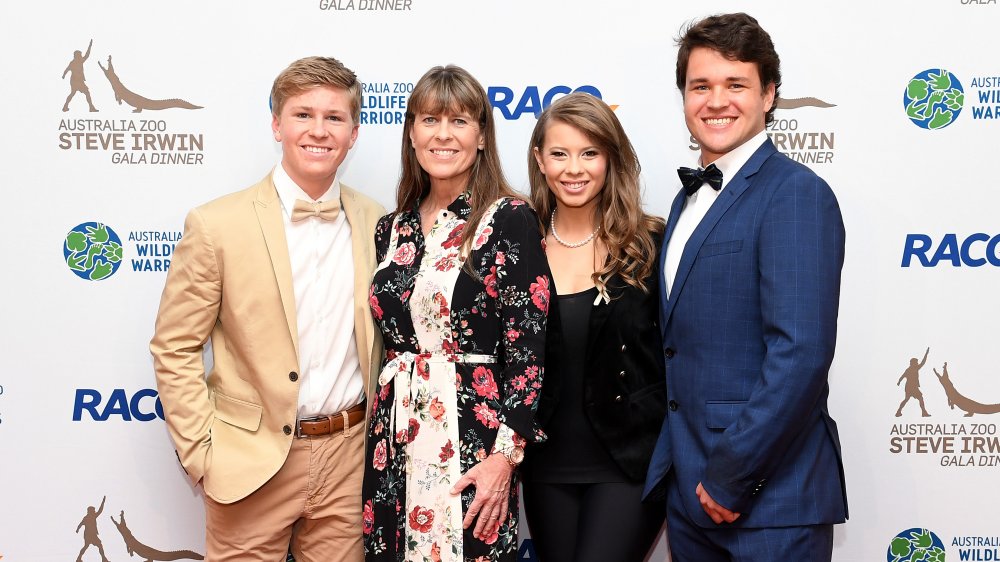 Robert Irwin, Terri Irwin, Bindi Irwin, and Chandler Powell at a 2019 gala