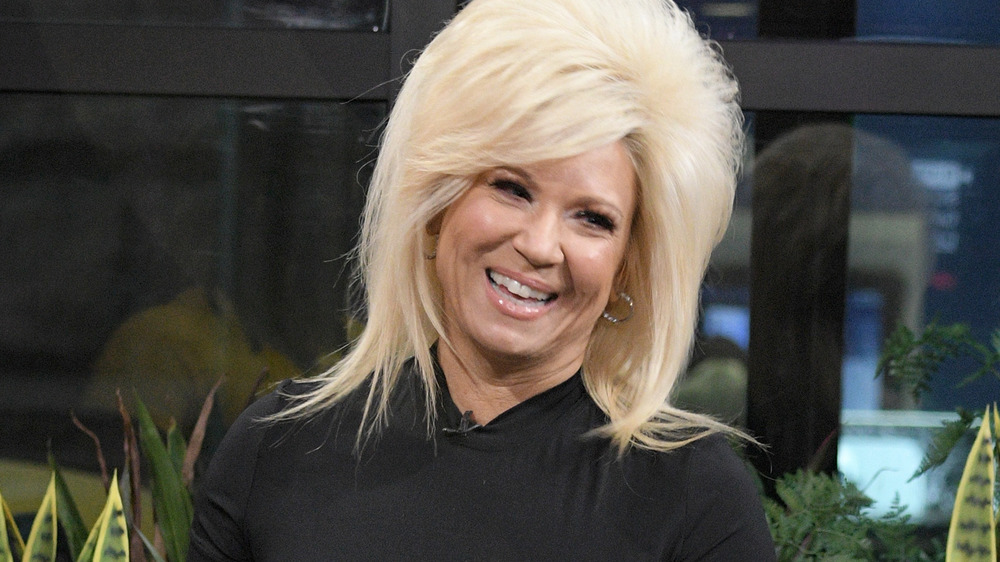 Theresa Caputo smiling on set