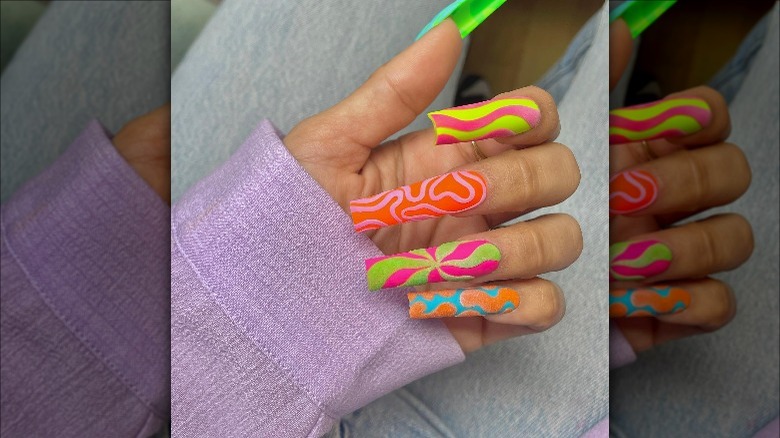 '70s inspired long square nails 