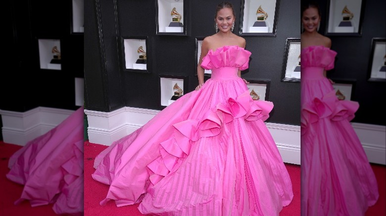  Chrissy Teigen at the 2022 Grammys