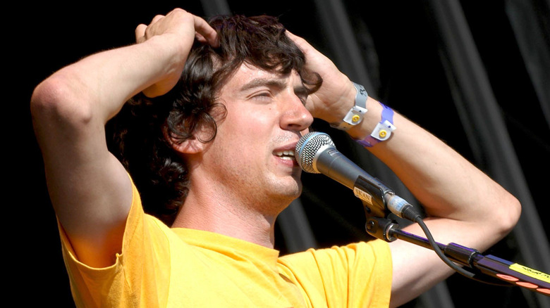 Gary Lightbody singing