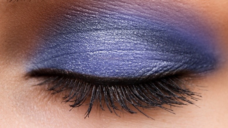 metallic eyeshadow makeup mistakes