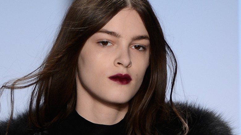 blurred lips, a makeup trend this past decade