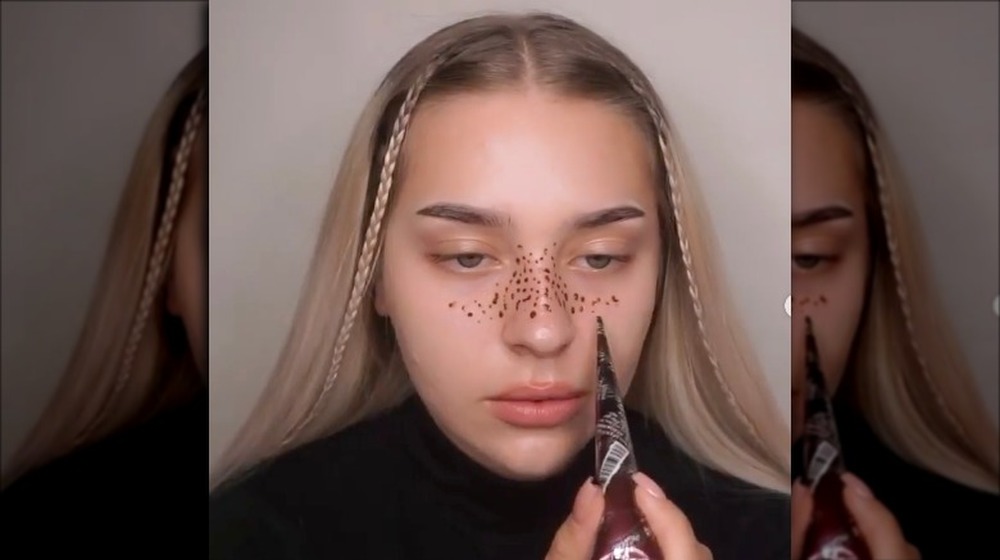 Lena Bagrowska applying freckles in 2020 