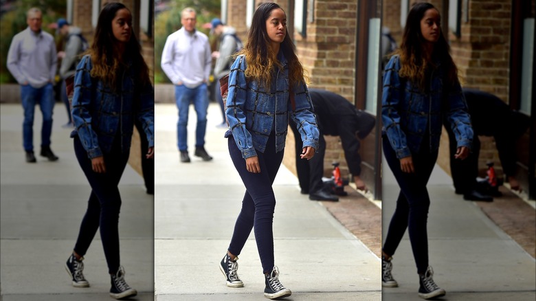 Malia Obama walking 