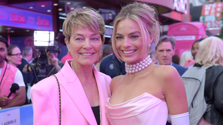 Sarie Kessler and Margot Robbie