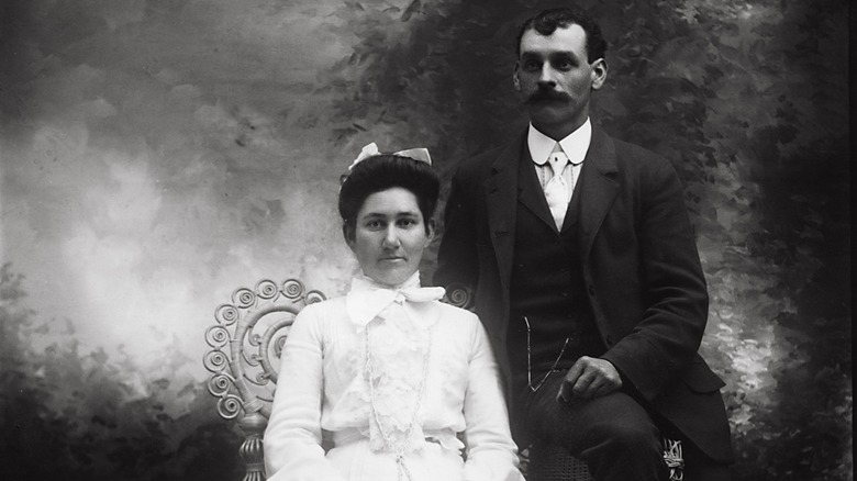 Couple photographed black and white early 20th century