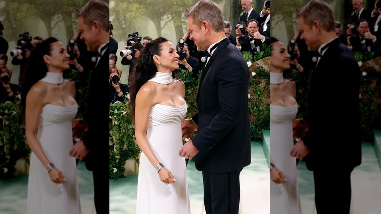 Matt Damon and Luciana Barroso smiling at the Met Gala