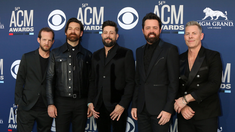 All five Members of Old Dominion at the 54th ACM music awards