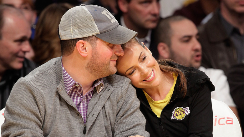 Alyssa Milano and David Bugliari snuggling up