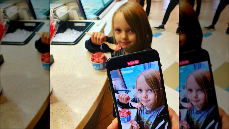 Summer Rutler eating ice cream