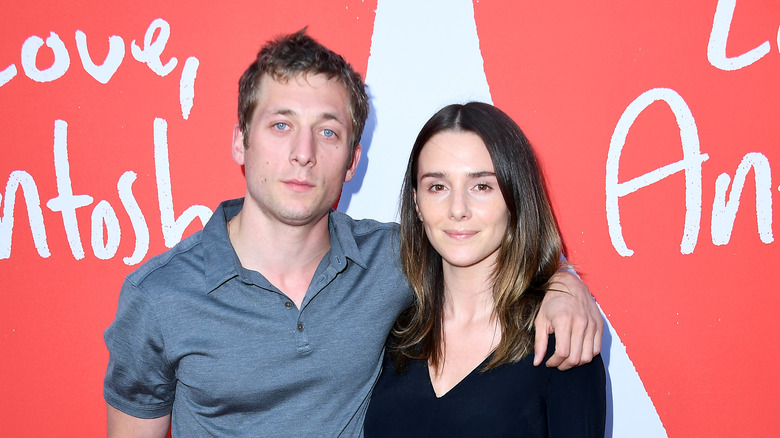 Jeremy Allen White and Addison Timlin