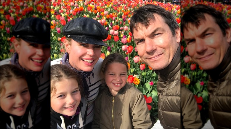 Rebecca Romijn and Jerry O'Connell with daughters