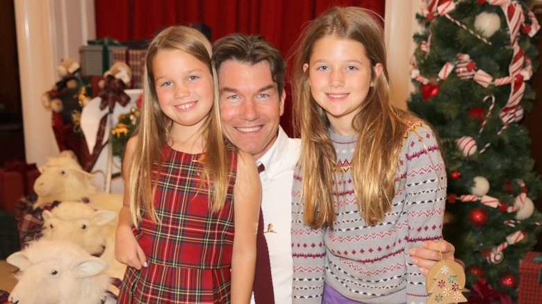 Jerry O'Connell with his daughters