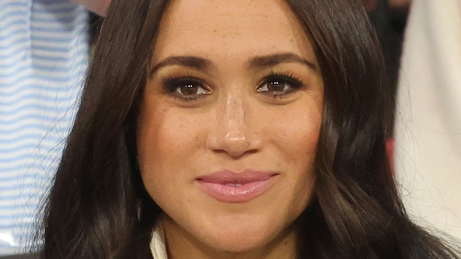 Meghan Markle Looks Absolutely Stunning In Navy Blue As She's Finally ...